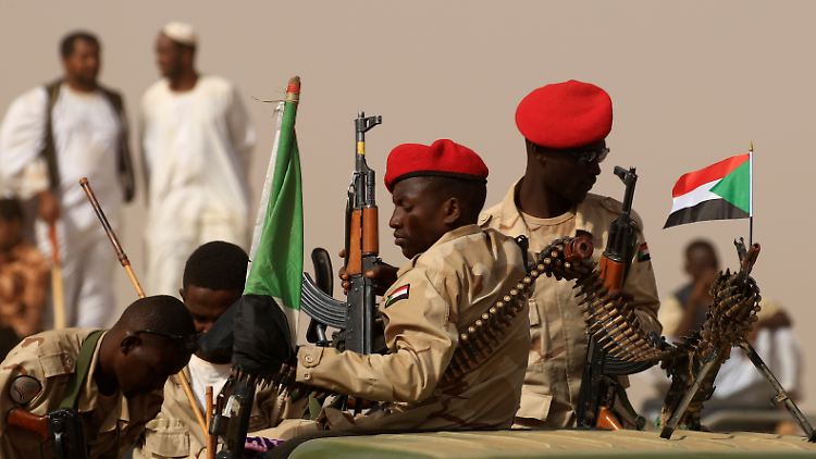 Der Sudan befindet sich aktuell in einer fragilen Übergangsphase.
