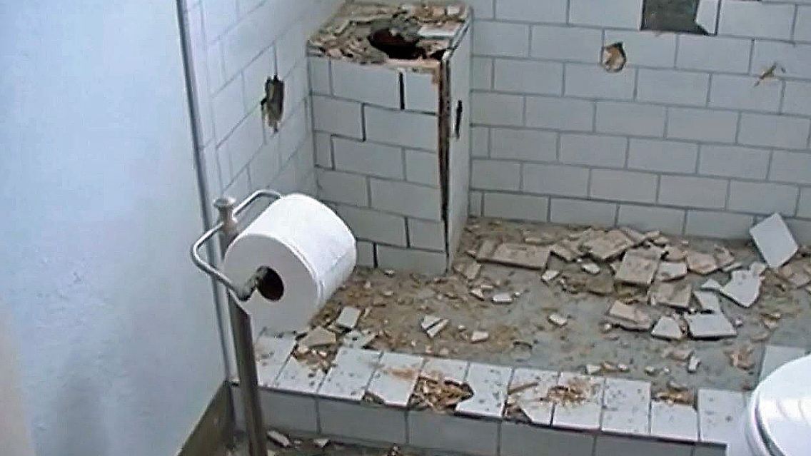 Bad_scharf.jpg