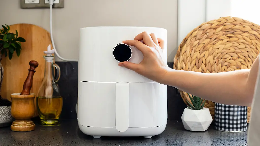 Wie-gross-oder-klein-sollten-Heissluftfritteusen-fuer-eine-Person-sein