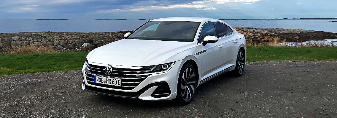 Einer der Plug-in-Hybride, optisch gewiss einer der Schönsten, aber auch der letzte seiner Art ist der VW Arteon.