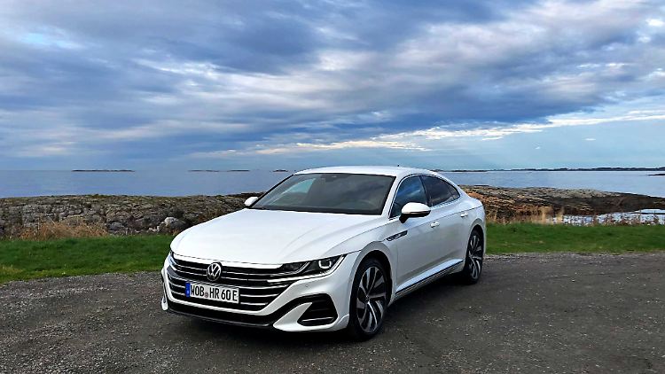 Einer der Plug-in-Hybride, optisch gewiss einer der schönsten, aber auch der Letzte seiner Art, ist der VW Arteon.