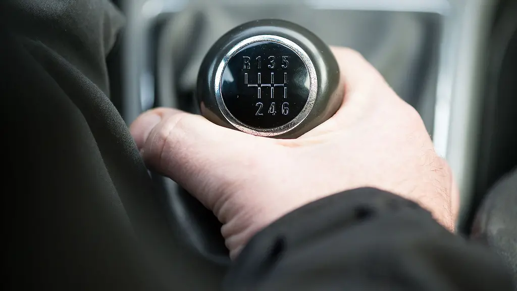 Vor-zurueck-zur-Seite-ran-Wer-im-Auto-zur-Handschaltung-greifen-muss-kann-dabei-einige-Fehler-machen
