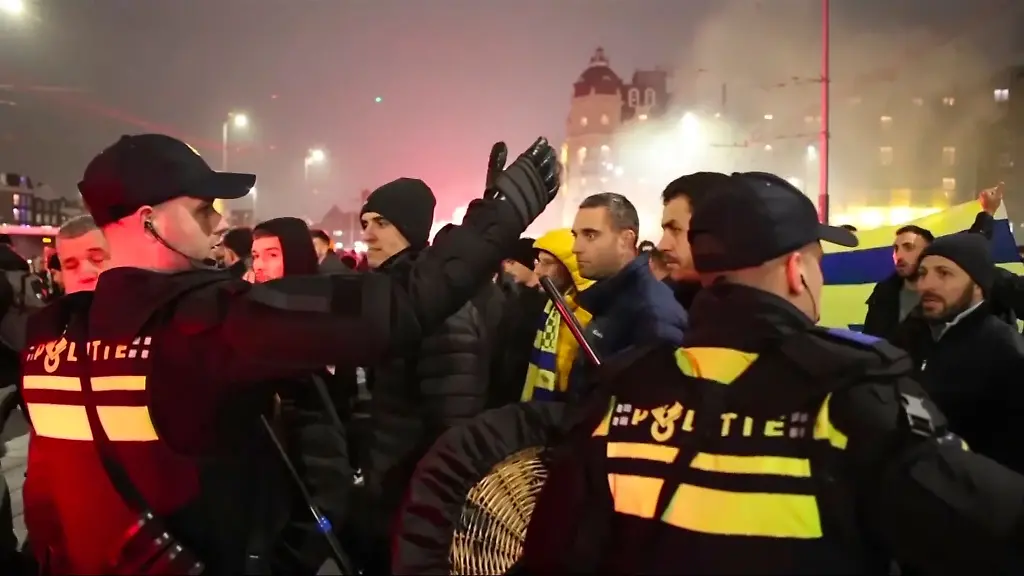 Israelische-Fussballfans-waren-nach-Angaben-der-Behoerden-Opfer-von-gezielten-Attacken-in-Amsterdam