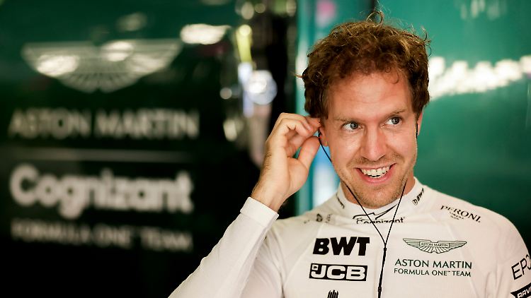 Mindestens ein Jahr fährt Vettel noch für Aston Martin. Mit Option auf mehr.