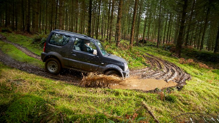 Der Suzuki Jimny hat als Gebrauchter viele Baustellen: Lenkung, Bremsen, Rost und Radaufhängung sind auf der Mängelliste des TÜV.