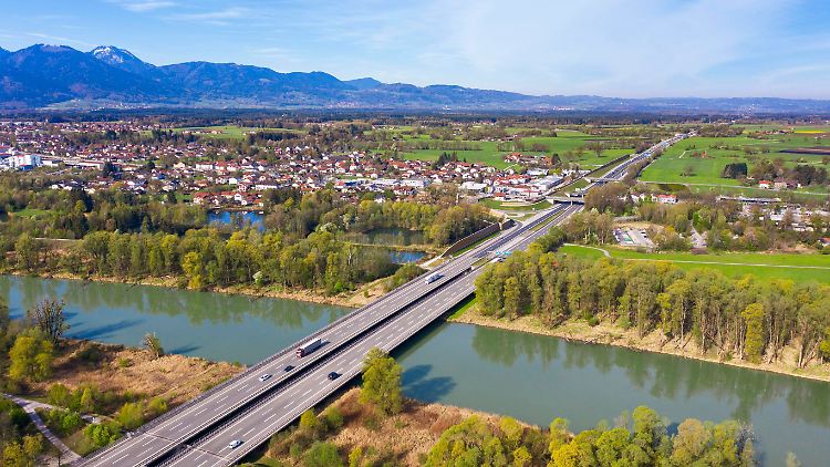 Im Landkreis Rosenheim gibt es eine sehr aktive Querdenker-Szene.