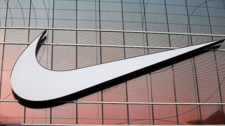 Werksschließungen und Lieferkettenprobleme machen Nike zu schaffen.