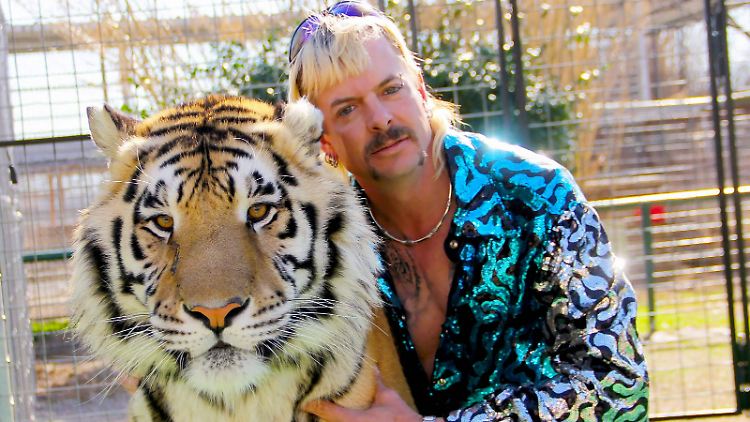 Hat geheiratet - keinen Tiger, sondern einen jungen Mann aus Mexiko: Joe Exotic.