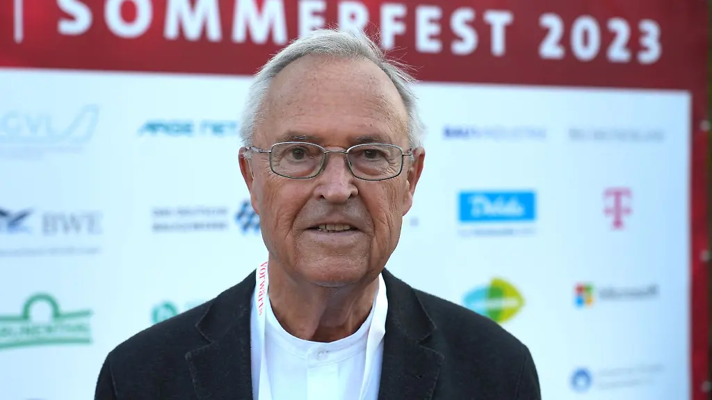 Ex-Bundesfinanzminister-Hans-Eichel-SPD-spricht-sich-fuer-das-Aussetzen-der-Schuldenbremse-aus