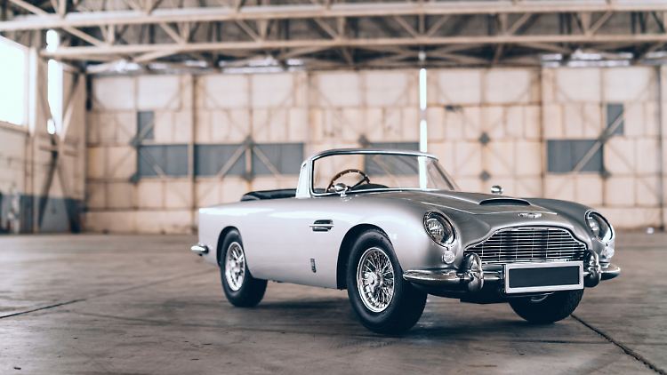 Die Proportionen des Spielzeugautos entsprechen denen des Originals. Allerdings ist der Kinder-DB5 nur drei Meter lang.