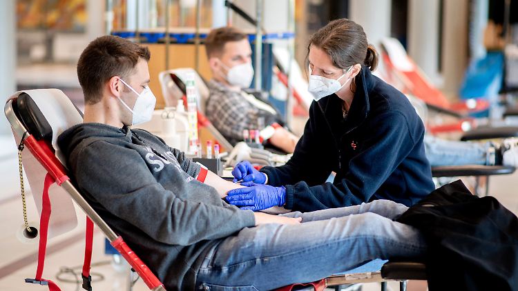 Auch die generelle Frist zur Spendenzulassung bei "sexuellem Risikoverhalten" wurde verkürzt.