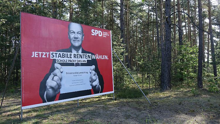 Der SPD-Kanzlerkandidat knüpft an ein zentrales Merkmal der Ära von Angela Merkel an, sagt die Merkel-Biografin Weidenfeld. 