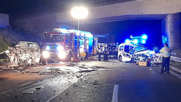 Bei dem schweren Unfall starben drei Menschen. 