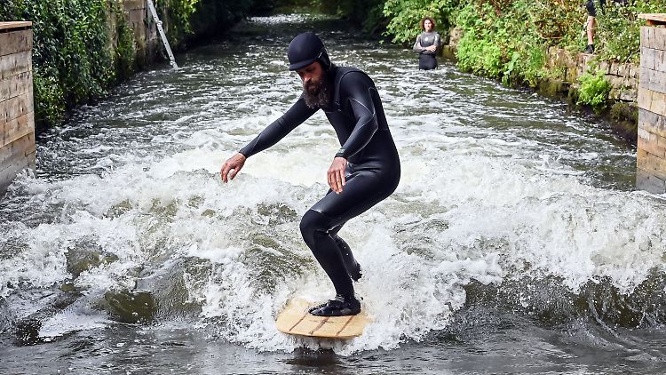 Auch in Pforzheim kann man surfen.
