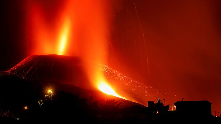 Einen offiziellen Namen hat der aktive Vulkan in dem Gebiet Cumbre Vieja im Süden der Insel bisher nicht. 