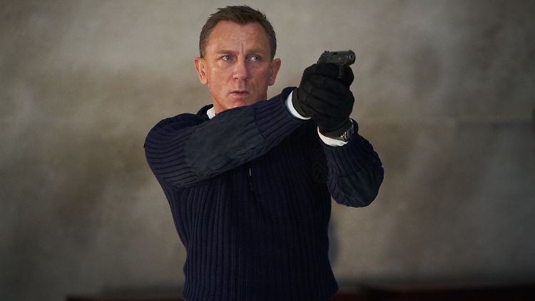 Ist ein Mann - und soll auch einer bleiben: James Bond (Daniel Craig).