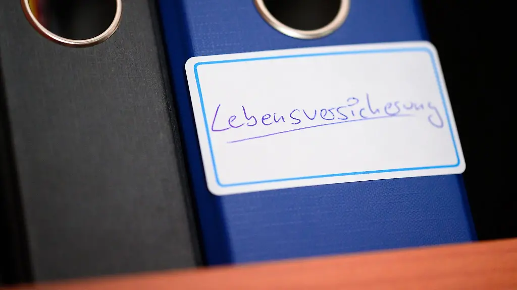 Angestaubt-Besteht-ein-Lebensversicherungsvertrag-schon-lange-muss-das-keineswegs-ein-Nachteil-sein