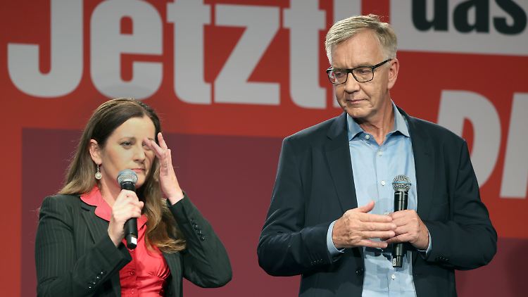 Schlechte Stimmung: Die beiden Spitzenkandidaten der Linken, Janine Wissler und Dietmar Bartsch, am Wahlsonntag.