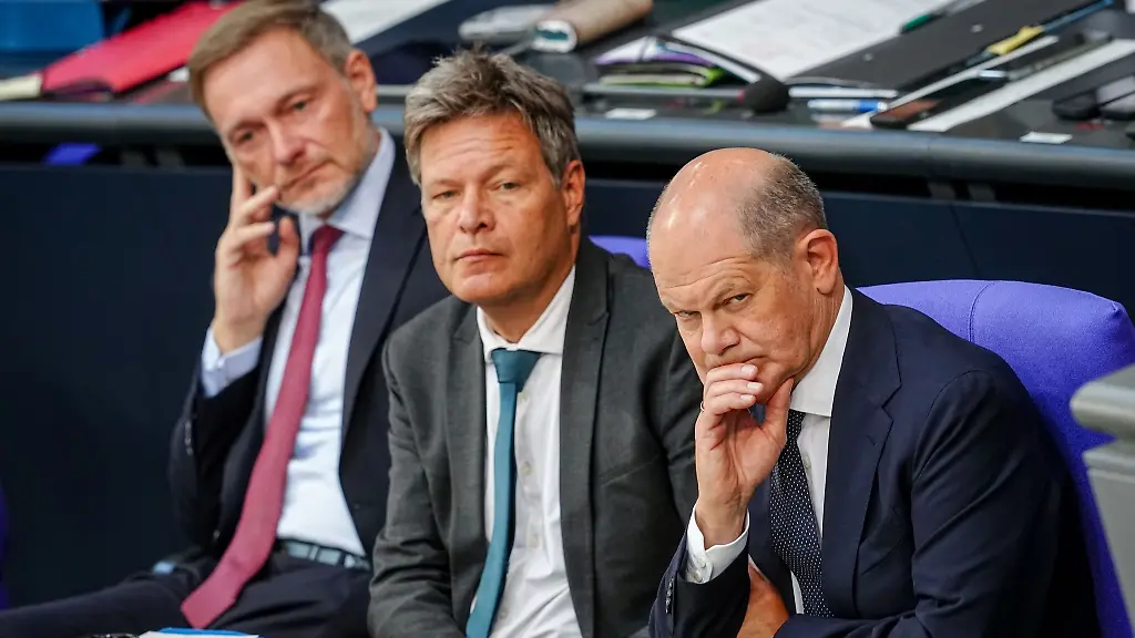 Die-Ampel-Koalition-um-Bundeskanzler-Scholz-steht-vor-einer-grossen-Herausforderung