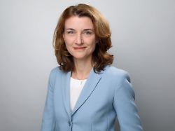 Daniela Schwarzer: "Putin sieht, dass die USA seine Unterstützer angreifen"