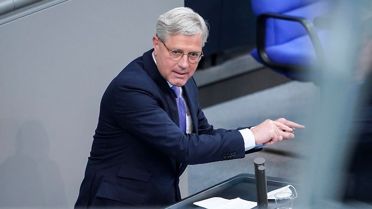 Röttgen spricht sich dagegen aus, bereits an diesem Dienstag über den Vorsitz der Unionsfraktion im Bundestag abzustimmen.