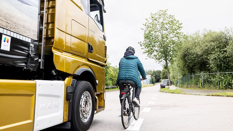 Abbiegeassistenten sollen Kollisionen mit Radfahrern verhindern.