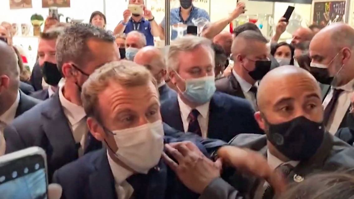 Macron_Ei.JPG