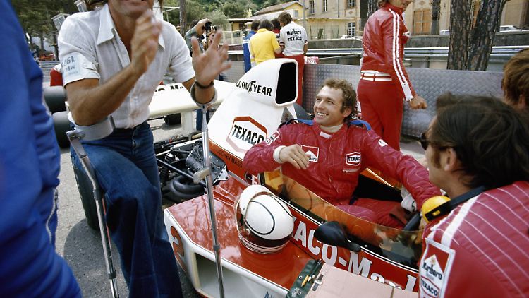 Jochen Mass beginnt eine Motorsport-Karriere, weil er "gut" Auto fuhr.