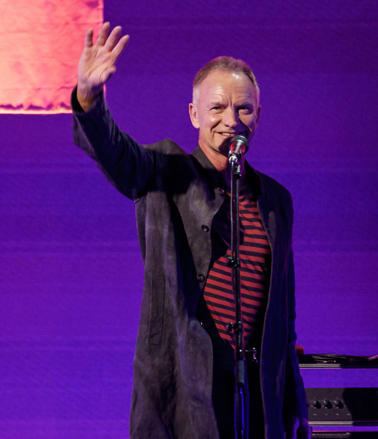 Endlich! Die Bühne hat Sting doch sehr gefehlt. Als er ...