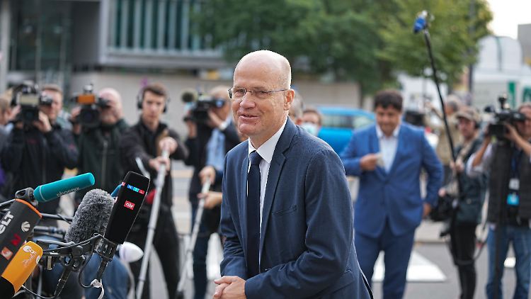 Ralph Brinkhaus akzeptiert den Kompromiss offenbar nur widerwillig.