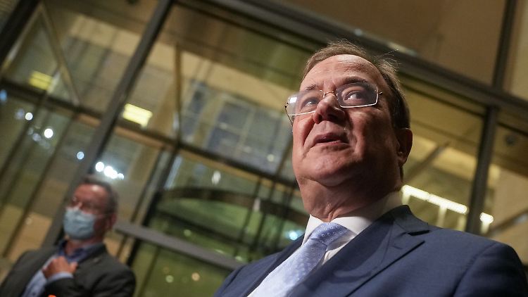 Armin Laschet am Abend nach der konstituierenden Sitzung der Unionsfraktion, der er jetzt auch als Abgeordneter angehört.