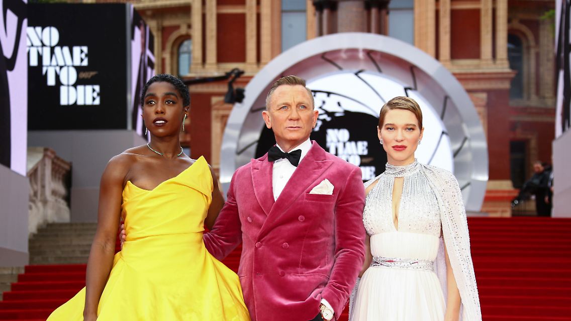 Noch ein Mal als 007 auf der Leinwand: Daniel Craig beendet seine Agententätigkeit "im Auftrag Ihrer Majestät". Hier bei der Premiere mit Lashana Lynch (links) und Lea Seydoux.
