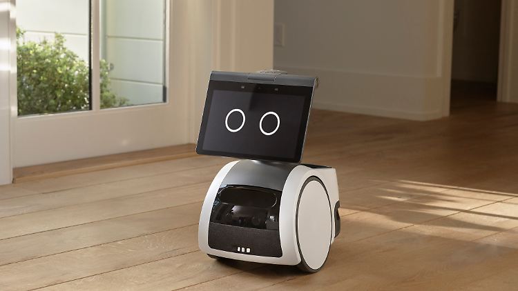 Der Haushaltsroboter Astro, den Amazon nun vorstellte, hat einen Bildschirm, kann seine Umgebung mit Kamera und Mikrofon erfassen und bewegt sich auf Rädern durchs Haus.