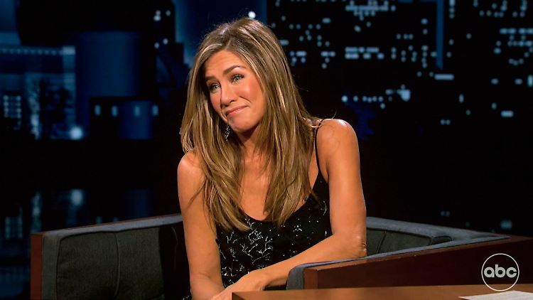 Verdankt sie ihr Aussehen Eiweiß und Treppensteigen? Jennifer Aniston.