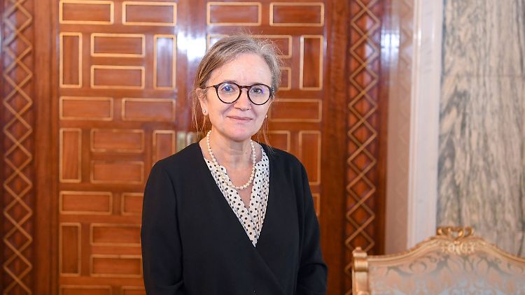 Die weitgehend unbekannte Universitätsdozentin Najla Bouden soll die Regierung Tunesiens anführen.