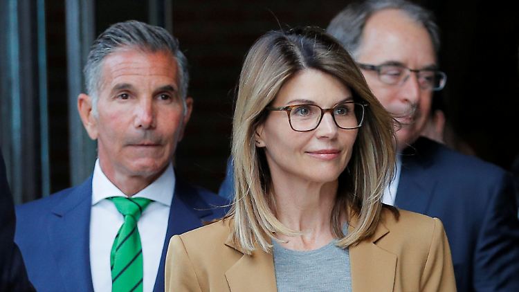 Lori Loughlin und ihr Ehemann Mossimo Giannulli wurden im vergangenen Jahr schuldig gesprochen.