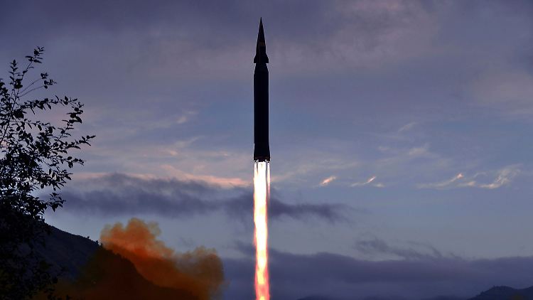 Nordkoreanische Staatsmedien veröffentlichten dieses Bild der angeblichen Hyperschallrakete.