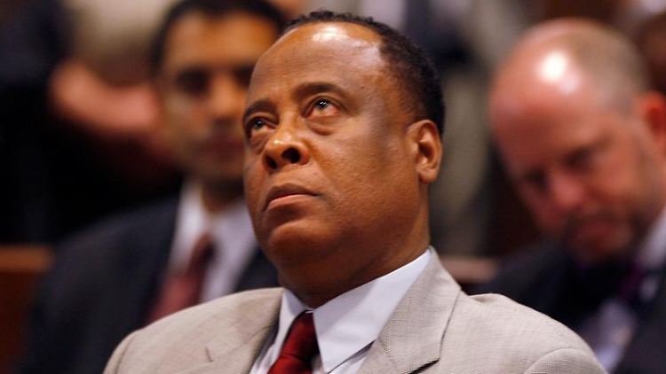 Michael Jacksons Leibarzt Dr. Conrad Murray gerät immer mehr in Bedrängnis.