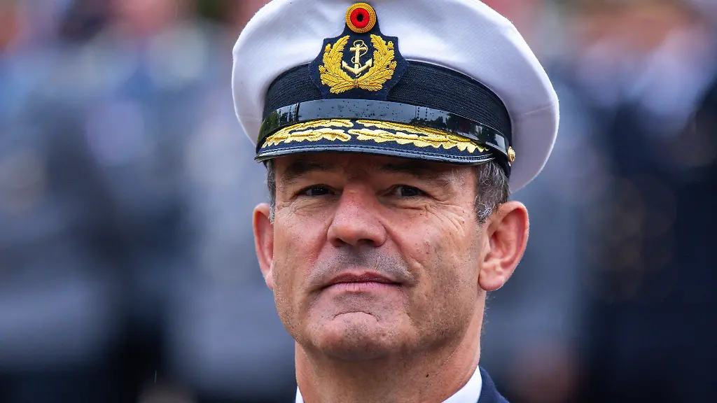 Das-Landeskommando-Mecklenburg-Vorpommern-der-Bundeswehr-mit-Flottillenadmiral-Ulrich-Reineke-veranstaltet-vom-11-November-an-eine-Informationswoche-in-Schwerin