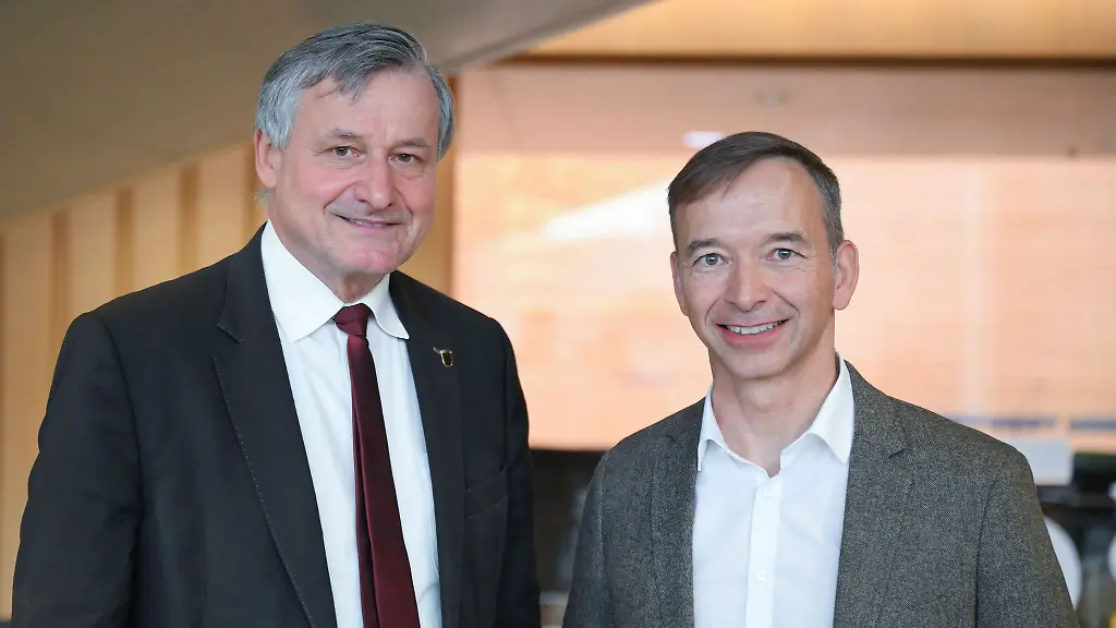 Sie-haben-sich-geeinigt-Hans-Ulrich-Ruelke-und-Pascal-Kober