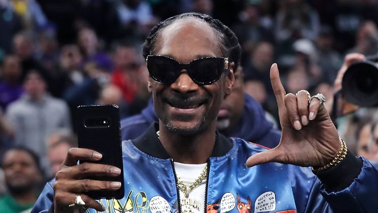 Auch der Rapper Snoop Dogg ist dabei.