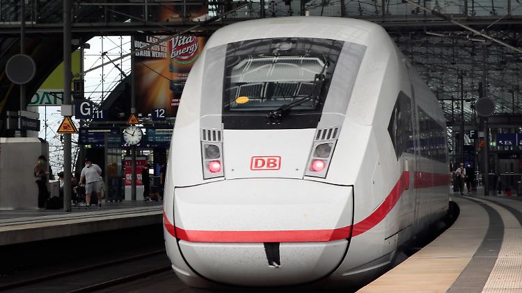 Die Deutsche Bahn erhöht die Preise im Fernverkehr.