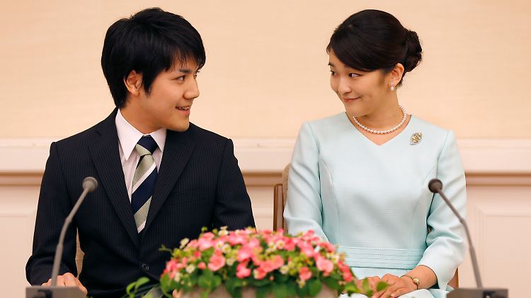 Der bürgerliche Verlobte Kei Komuro und die japanische Prinzessin Mako freuen sich auf ihre Hochzeit.