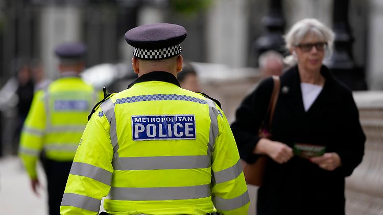 Zuletzt standen Vertreter der Londoner Polizei stark in der Kritik. Zunächst ermordet ein Beamter eine junge Frau, aktuell ist ein weiterer Polizist der gleichen Einheit der Vergewaltigung einer Frau angeklagt.
