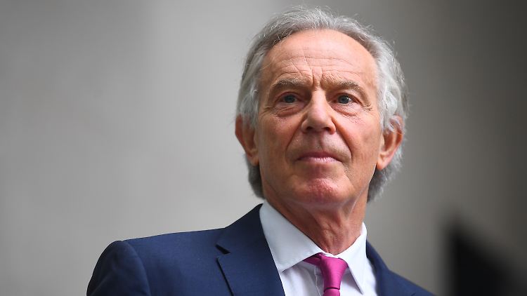 Auch das einstige Regierungsoberhaupt Großbritanniens, Tony Blair, spart Steuern - indem er eine Offshore-Firma kauft.