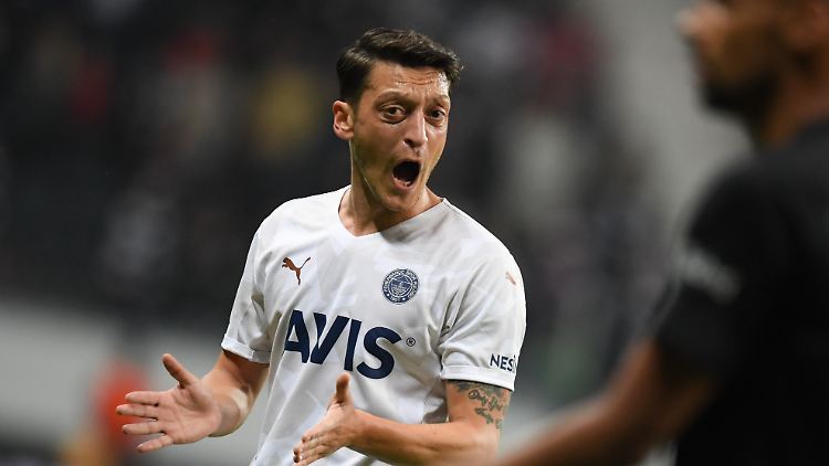 Mesut Özil sucht nach seiner Form.