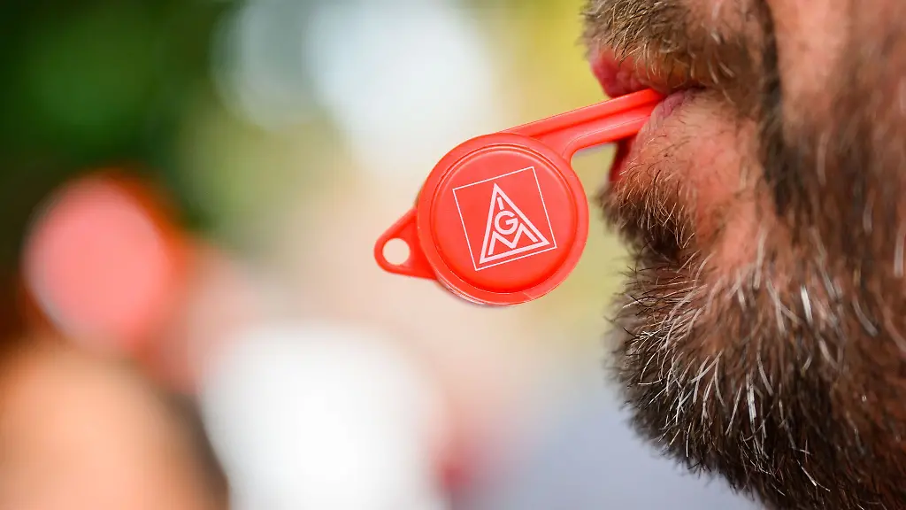 Das-bisher-vorgelegte-Angebot-reiche-hinten-und-vorne-nicht-moniert-die-Gewerkschaft