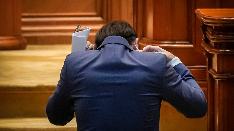 Premier Citu regiert nun eingeschränkt noch für eine Übergangszeit von höchstens 45 Tagen.