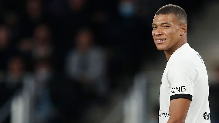 Kylian Mbappé möchte gerne woanders Fußball spielen.