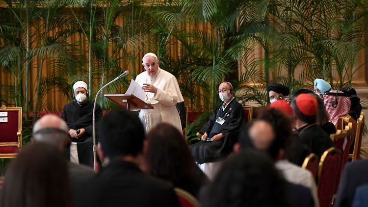 Papst Franziskus schämt sich für den sexuellen Missbrauch durch katholische Priester und andere Kirchenverantwortliche.